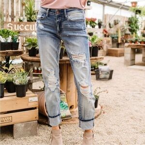 Judy Blue Boyfriend Fit Mid Rise Bleach Splash Jeans 1/25